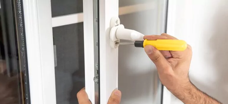 Casement Window Handle Replacement in Aurora, ON
