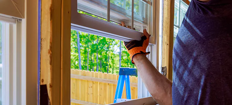 >Bay Window Curtain Rail Track in Aurora, Ontario
